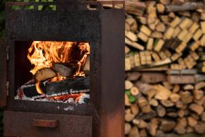 Foyer extérieur, brasero ou barbecue en acier CorTen : quel équipement choisir pour aménager votre extérieur ?