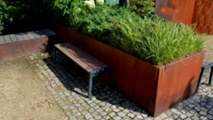 Aménager son jardin avec une décoration en métal rouillé