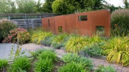 Quels produits en acier CorTen proposer en tant qu’entrepreneur en création de jardin ?