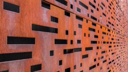 Comment s’obtient l’aspect rouillé de l’acier CorTen ?