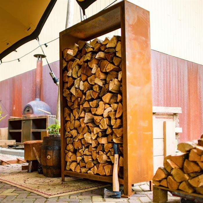Holzlager aus CorTen-Stahl